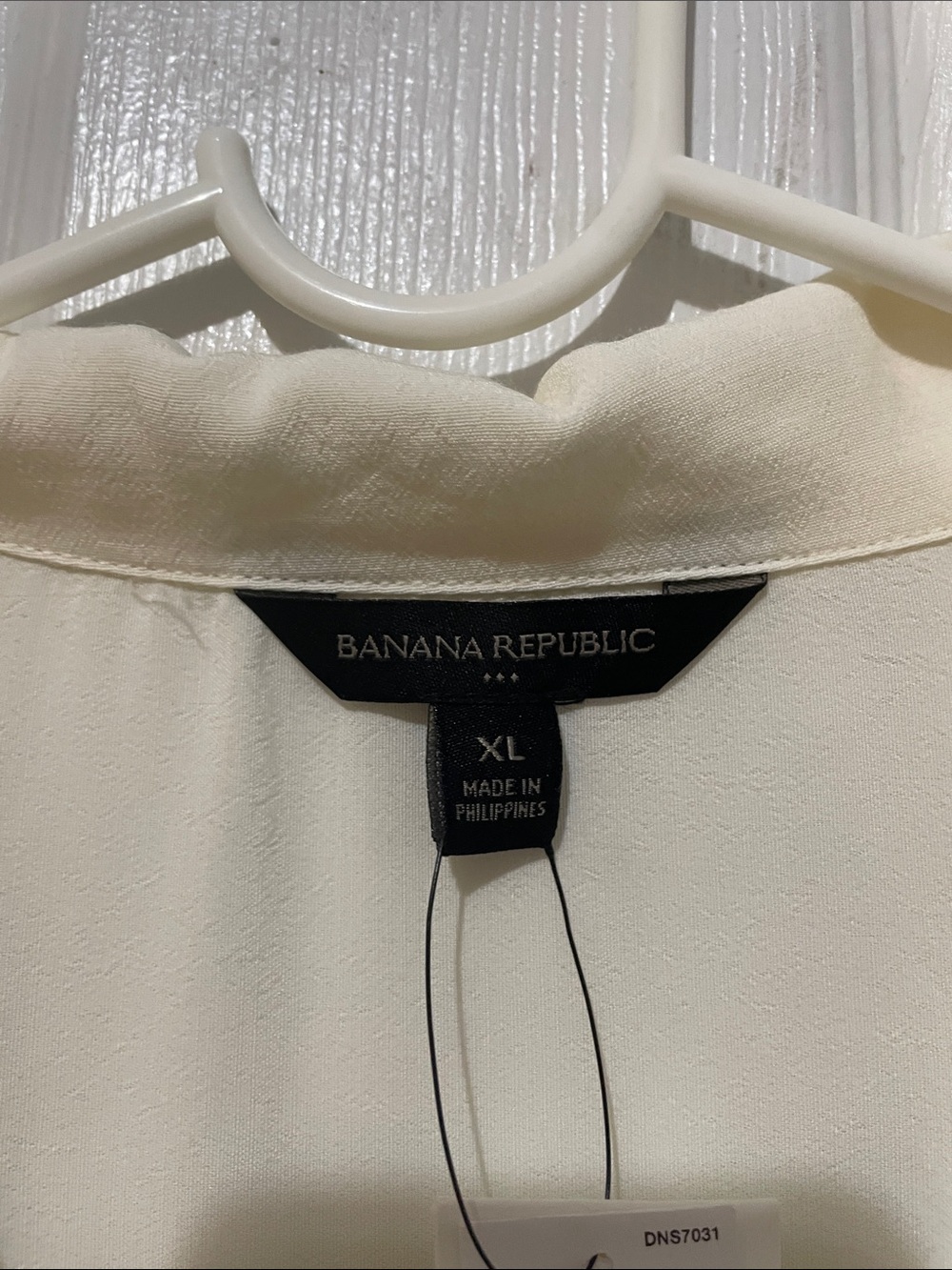 Banana Republic Cream Short-Sleeve Button Front Shirt - Picture 2 of 5